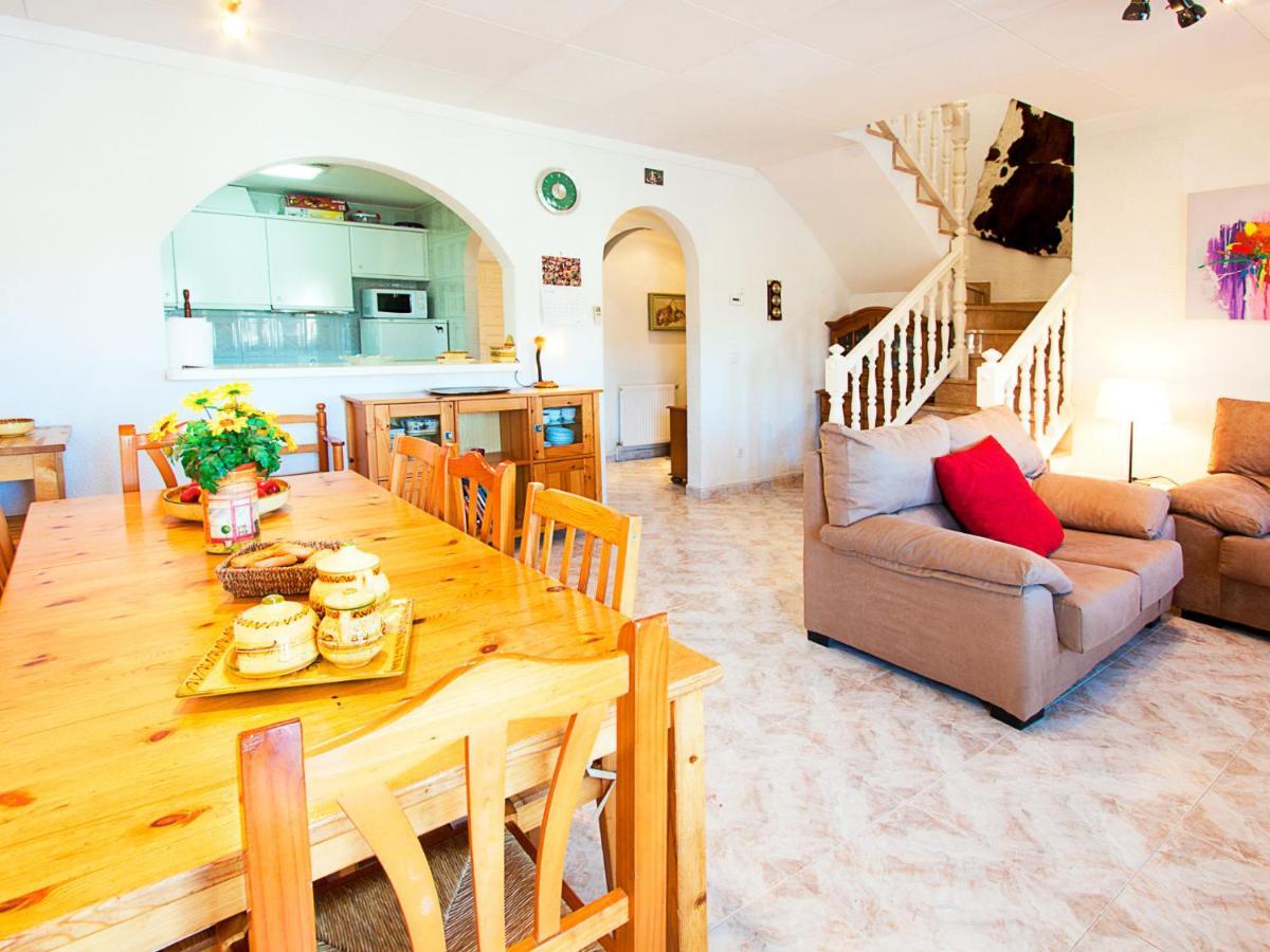 Holiday Home Requesens Canal Empuriabrava Exterior photo